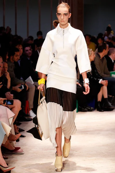 Look 4